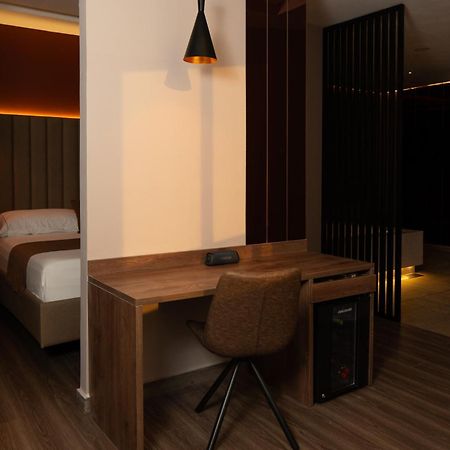 Hotel Byhours Circunvalar - Adults Only Баранкила Екстериор снимка