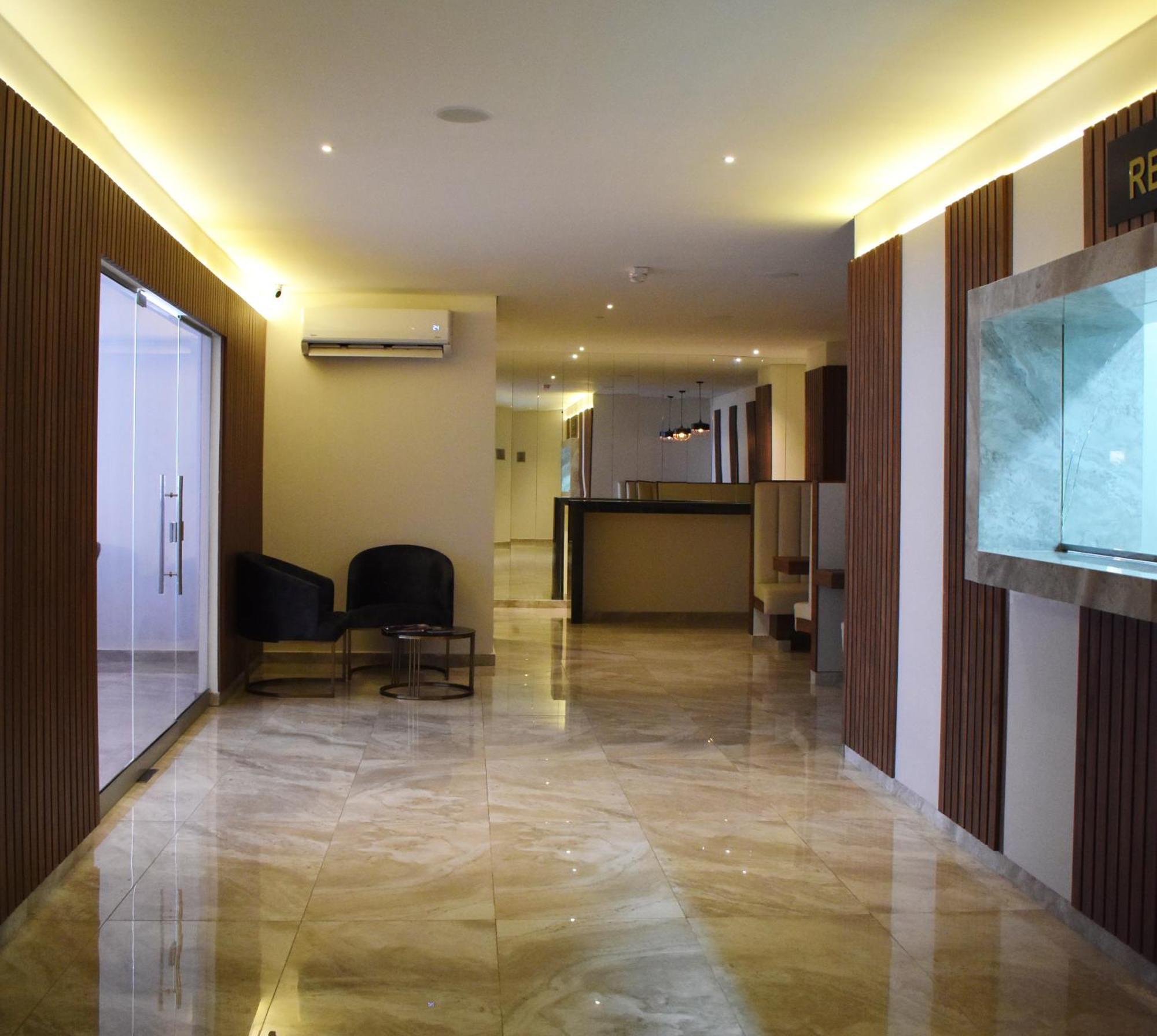 Hotel Byhours Circunvalar - Adults Only Баранкила Екстериор снимка
