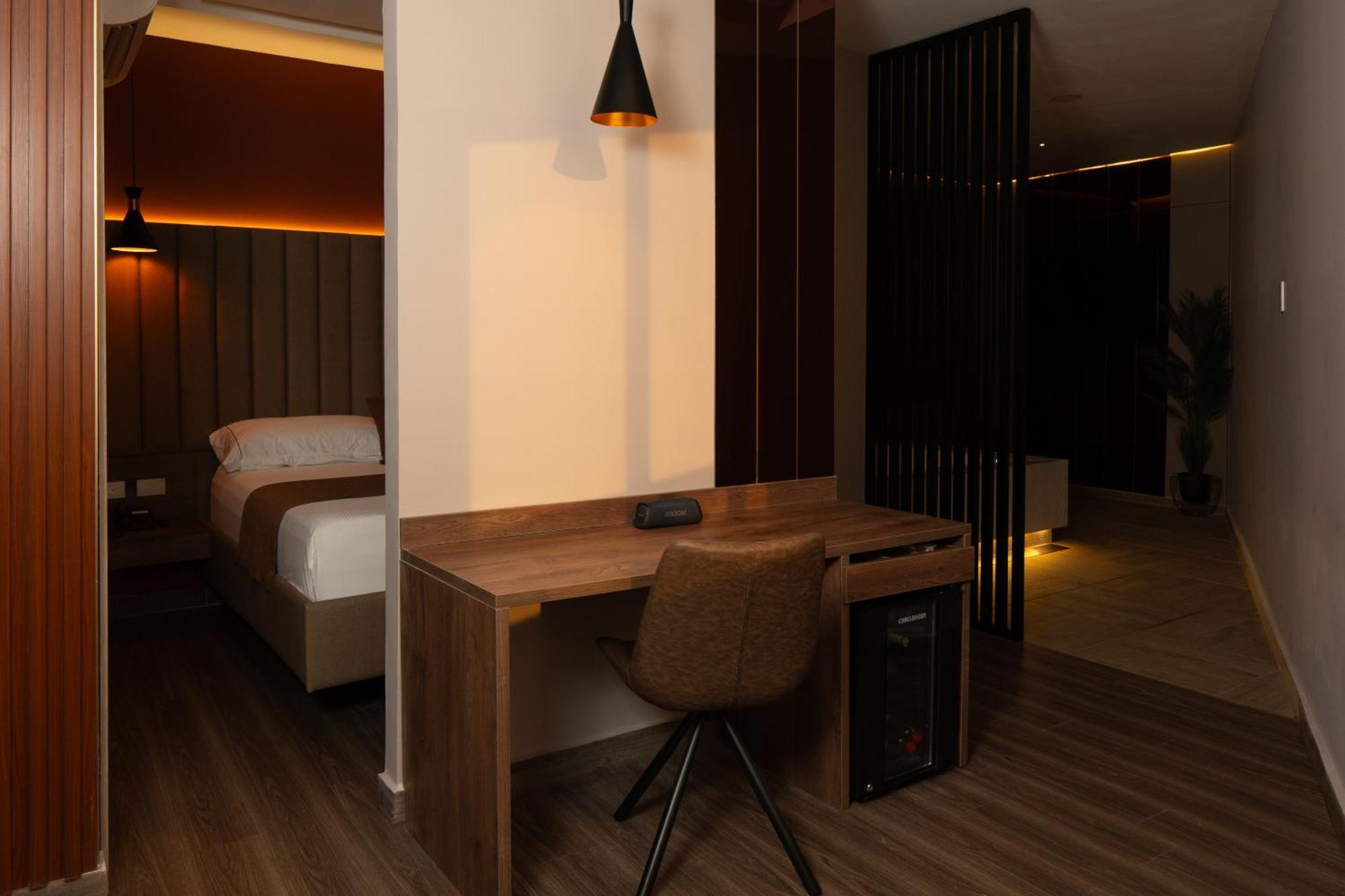 Hotel Byhours Circunvalar - Adults Only Баранкила Екстериор снимка